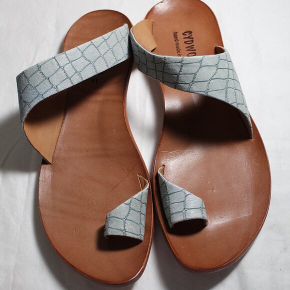 NWB CYDWOQ Cydney Mandel Hillary Blue Flats Sandals 41 - Picture 1 of 5